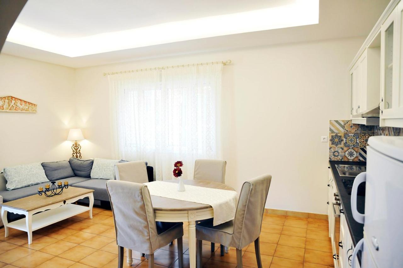Pyramid City Apartments Agios Spyridon  Стая снимка