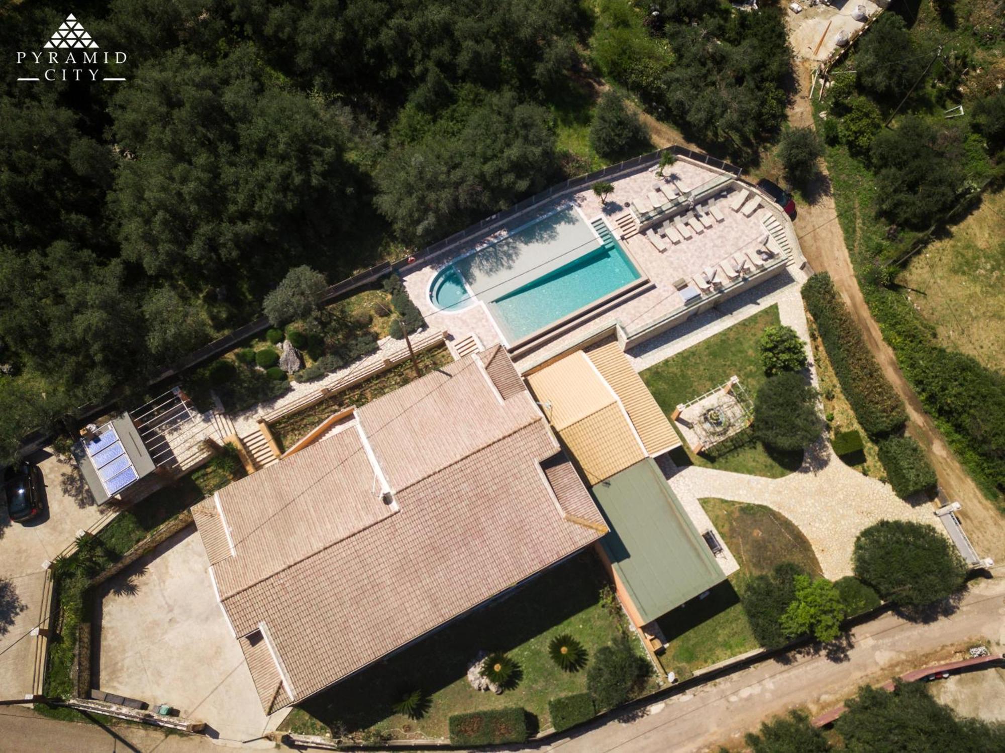 Pyramid City Apartments Agios Spyridon  Екстериор снимка